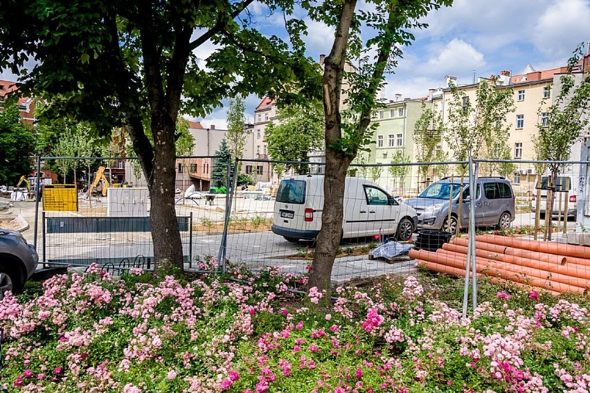 Wałbrzych: Dobiega końca remont placu przy ulicy Rycerskiej i Kilińskiego (ZDJĘCIA)