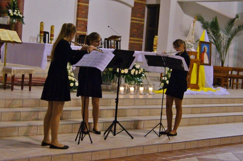 Koncert papieski w parafii Królowej Jadwigii