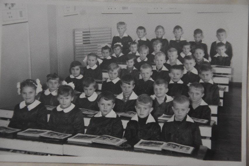 Zdjęcia z kronik szkoły podstawowej nr 31 w Wałbrzychu