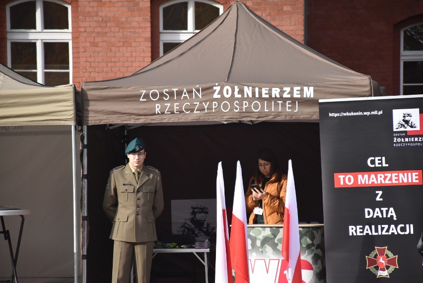 Gniezno. Pierwsze klasy mundurówki złożyły przysięgę [FOTO]