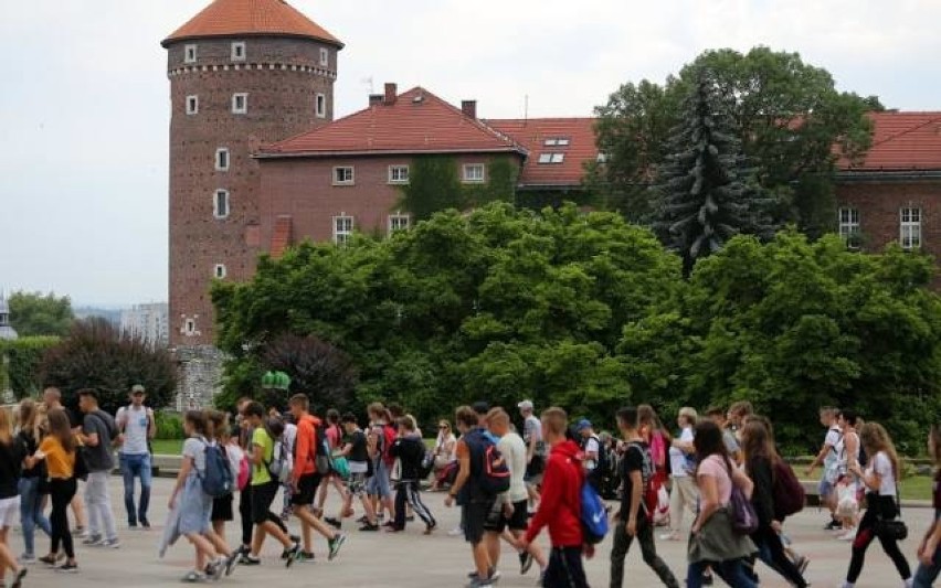 Ponad 14 milionów turystów odwiedziło Kraków. Goście zostają pod Wawelem coraz dłużej