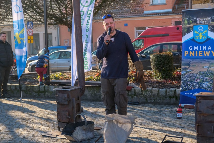 Pniewy. Pokaz na  żywo  prawidłowego  palenia