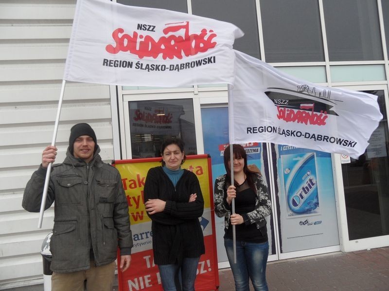 Strajk generalny na Śląsku. W Jaworznie ze strajkującymi solidaryzują się pracownicy Carrefoura