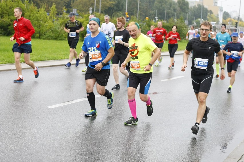 39. PZU Maraton Warszawski. Tysiące biegaczy na ulicach...