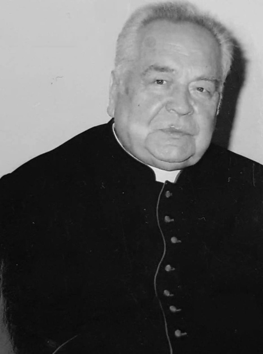 6 lutego 2018 r. zmarł ks. kanonik Zygmunt Krysmalski.