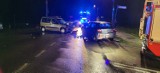 Czołowe zderzenie na skrzyżowaniu w Wilanowie - jedna osoba w szpitalu