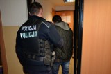 Policjanci zatrzymali 41-latka, poszukiwanego przez Sąd Rejonowy w Kartuzach