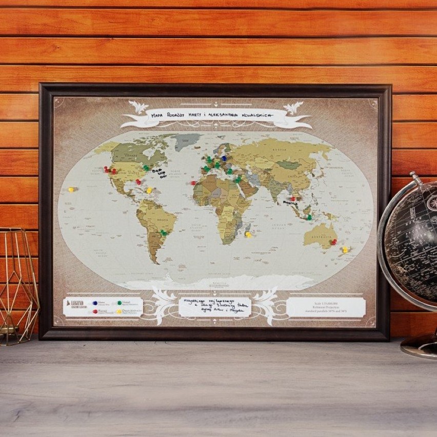 Mapa Podróży Świat to wyjątkowa mapa, na której Para Młoda...