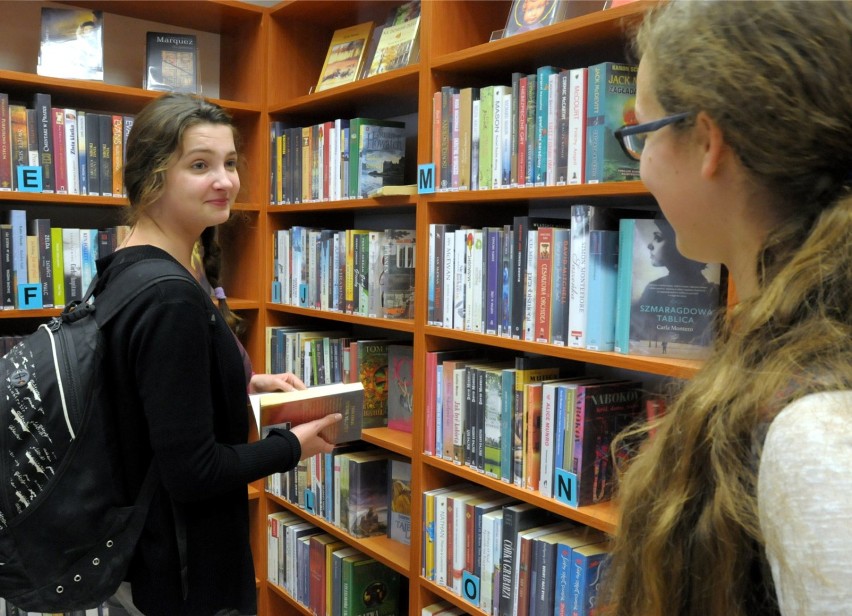 Biblioteki wspierają WOŚP. Organizują imprezy, udostępniają...