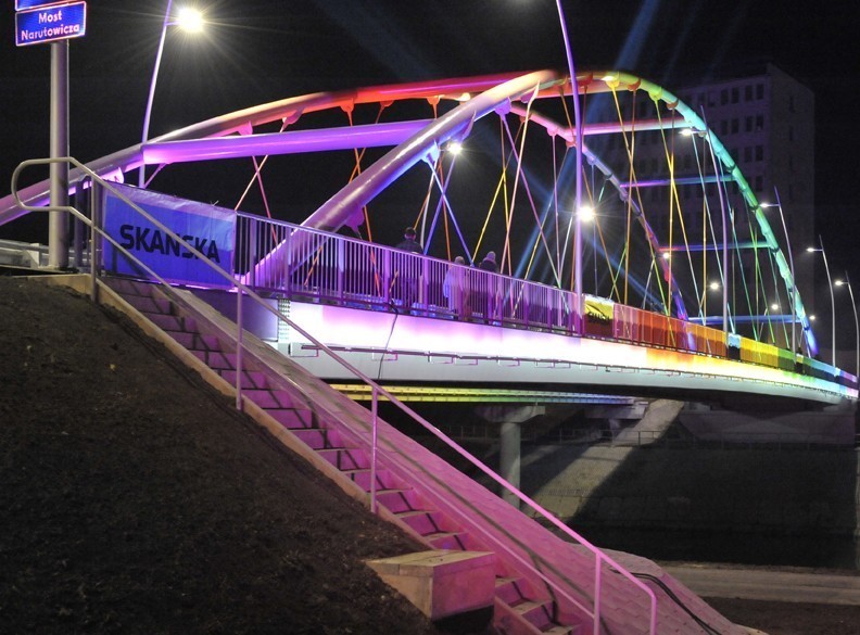 Nowy most w barwach tęczy w Rzeszowie