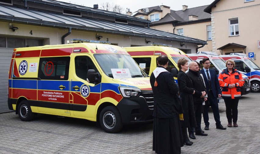 Samodzielne Publiczne Pogotowie Ratunkowe w Krośnie ma nową karetkę [ZDJĘCIA]