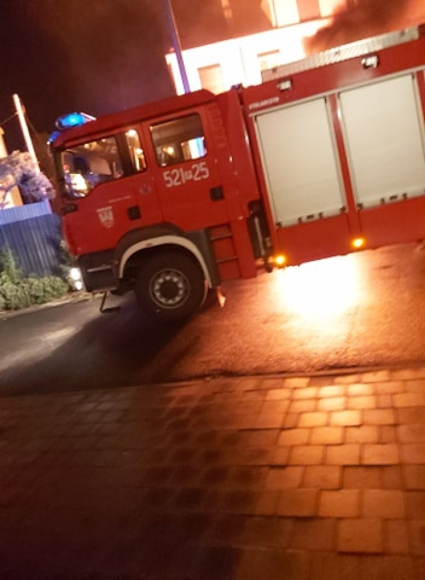Podpalenie śmietnika i pojazdu na ulicy Młyńskiej