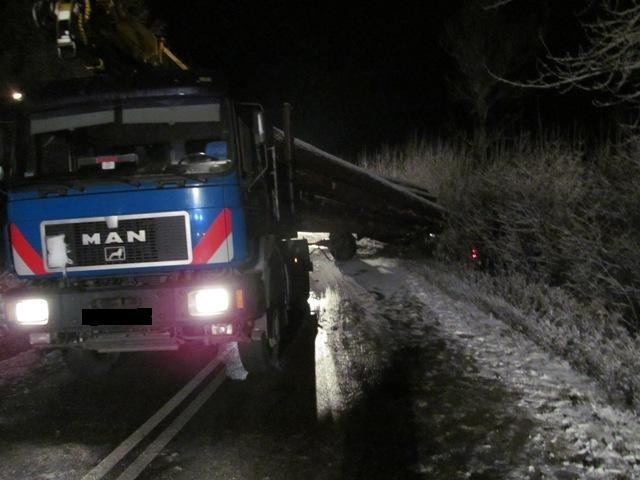 Zawroty: Śmiertelny wypadek na trasie z Morąga do Olsztyna. Nie żyje jedna osoba [ZDJĘCIA]