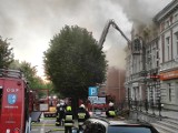 Pożar w kamienicy przy ul. Chopina w Kwidzynie. Strażacy dogaszali ogień przez kilka godzin
