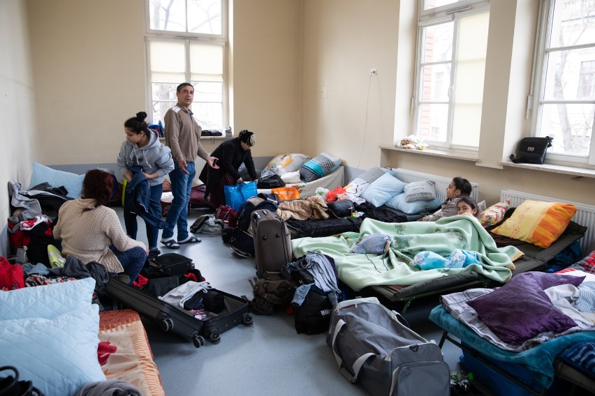 W środę uchodźcy przebywający już w hali Cracovii przy al....
