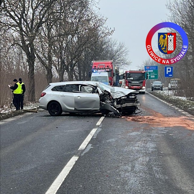 Poważny wypadek w Gliwicach. Dwie osoby trafiły do szpitala