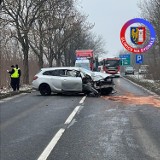 Poważny wypadek w Gliwicach na DK 78. Dwie osoby trafiły do szpitala. Przez ponad dwie godziny droga była zablokowana