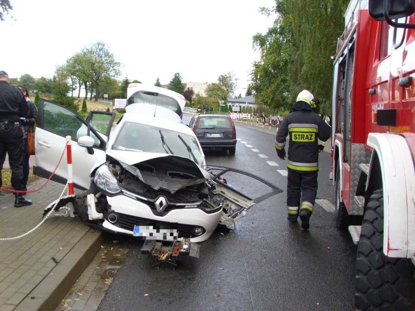 Zderzenie dwóch samochodów! Osoby ranne trafiły do szpitala w Wągrowcu