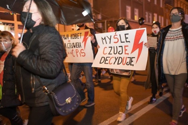 W niektórych miastach w Lubuskiem już były organizowane protesty przeciw nowemu prawu, dotyczącego aborcji.