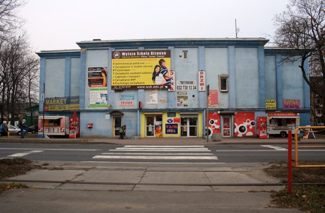 W kinie Lutnia mieszkańcy Niwki mogli obejrzeć m.in. słynne "Wejście smoka". Dzisiaj budynek to lokalne centrum handlowe.