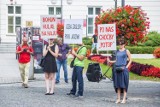 Narodowe Czytanie 2016 w Radomiu. "Quo vadis" zagłuszała manifestacja literacka... Gombrowicza