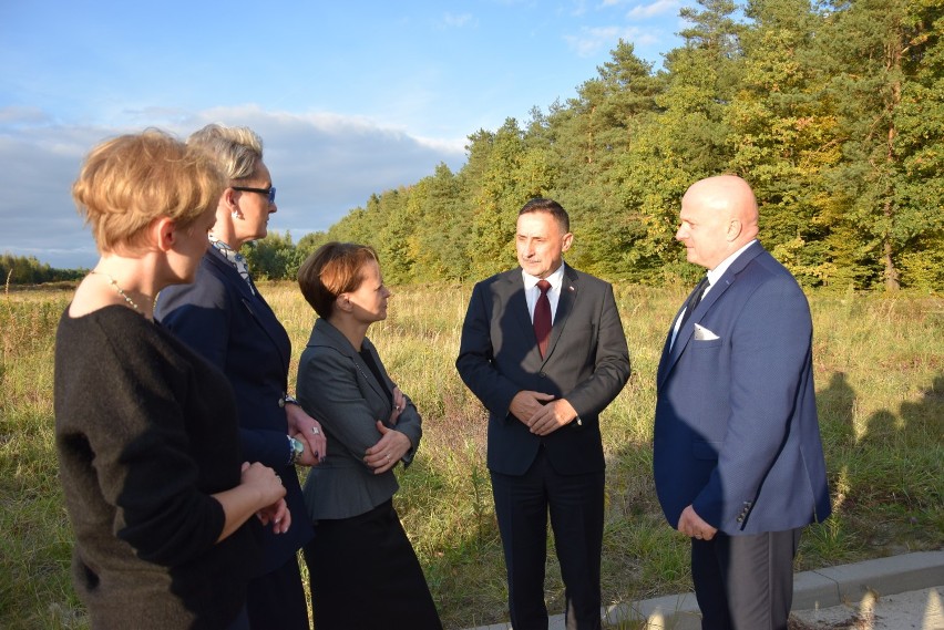 Kraśnik. Minister przedsiębiorczości i technologii Jadwiga Emilewicz odwiedziła strefę ekonomiczną w Kraśniku