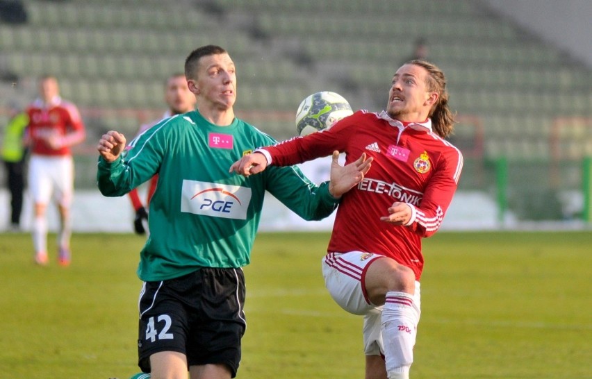 24.02.2013, Bełchatów: Seweryn Michalski (z lewej) w meczu...
