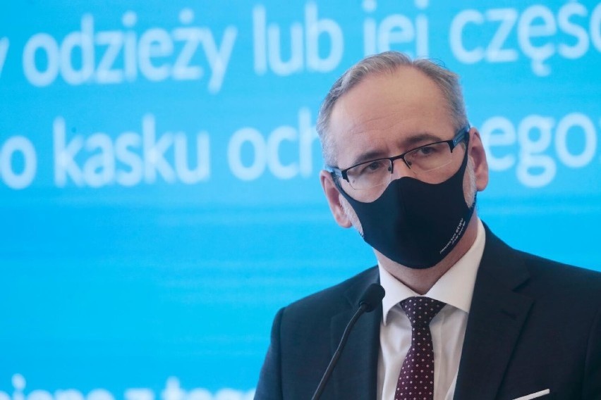 Minister Adam Niedzielski mówi o obowiązkowych szczepieniach dla pracowników medycznych. Niezaszczepieni będą mogli stracić pracę