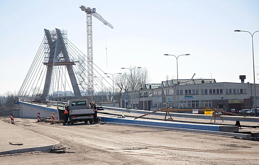 Trwa budowa linii szybkiego tramwaju Lipska-Wielicka [ZDJĘCIA]