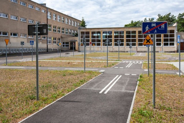 Dyrektorzy szkół w Fordonie powiadomili policję o niepokojących incydentach, które zgłaszają rodzice. Nauczyciele prowadzą rozmowy z uczniami na temat zasad bezpieczeństwa