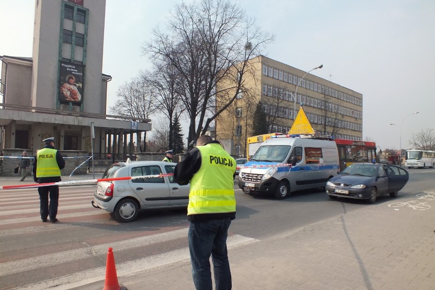 Wypadek w Zamościu: kierowca renault potrącił 16-latkę