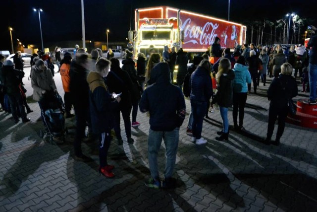 Ciężarówka Coca Coli zajedzie do Zielonej Góry 9 grudnia 2017 roku na parking przy Palmiarni Zielonogórskiej