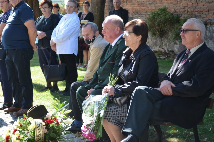 Pogrzeb księdza Jana Wójtowicza, byłego proboszcza parafii w Grębocicach. Tłumy wiernych pożegnał duchownego