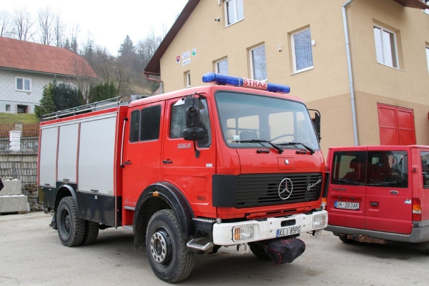 Słopnice przekazały samochód ratowniczo – gaśniczy na Słowację 