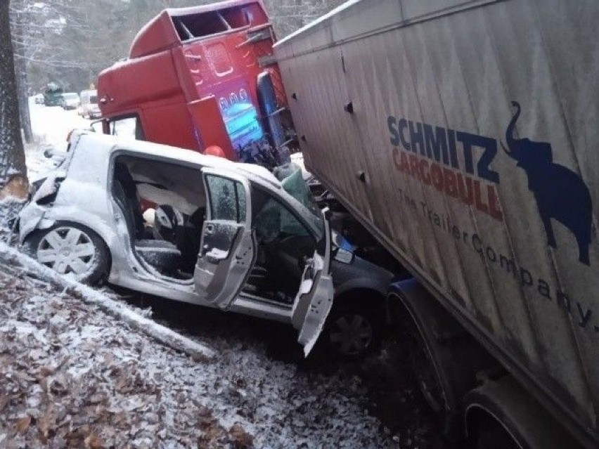 Tragiczny wypadek wydarzył się 20 grudnia na leśnym odcinku...