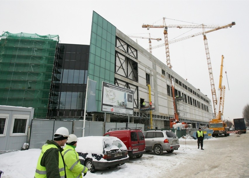 W kwietniu 2008 roku, rozpoczęła się we Wrocławiu budowa Sky...