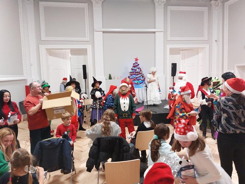 Mikołaj-burmistrz odwiedził dzieci z Placówki Wsparcia Dziennego w Kłodzku