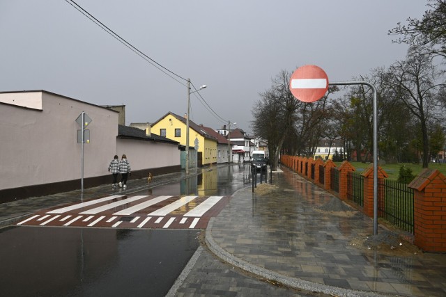 Wyremontowanym odcinkiem ulicy 10 Lutego jeździć można jedynie od strony ulicy Mickiewicza w stronę kościoła