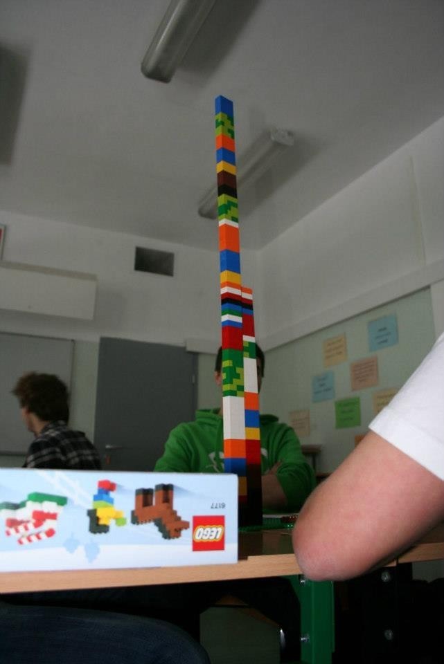 Klockonomia: studenci SGH uczą ekonomii klockami Lego