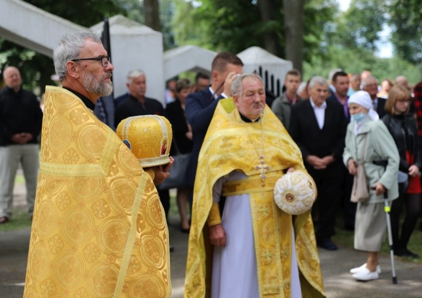 Uroczyste obchody święta apostołów Piotra i Pawła w Samogródzie. W cerkwi wspólnie z wiernymi modlili się samorządowcy i mundurowi  