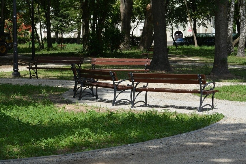 Park Kościuszki w Sulechowie jest remontowany. Mieszkańcy...