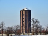 Inowrocław. Zimowy spacer z wieżą ciśnień w Solankach w tle. Zdjęcia
