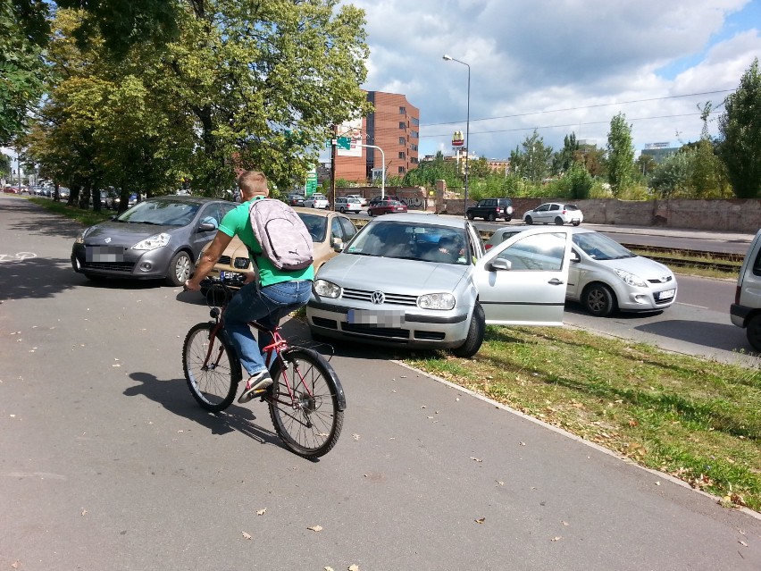 30 sierpnia kurator naradzał się w ZSP nr 19 z dyrektorami w...