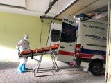 21 pensjonariuszy z ewakuowanego zielonogórskiego DPS-u trafiło do szpitala w Drezdenku. 