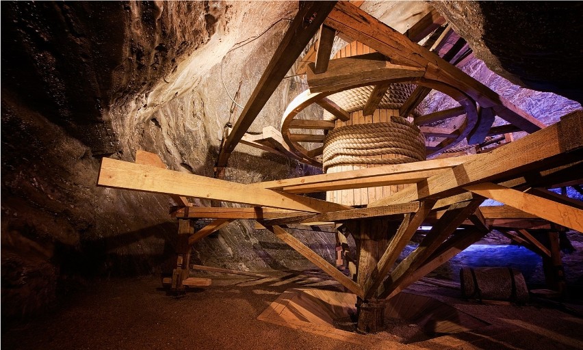 Miejscem niezwykłym jest także kopalnia soli w Bochni. -...