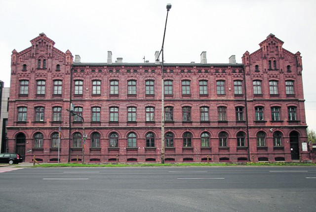 Szpitale i przychodnie w Łódzkiem podpisały umowy z NFZ na 2013 rok