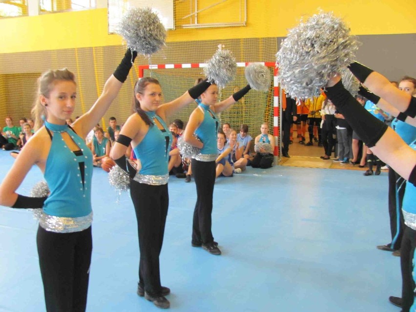 Nową halę sportową w Knurowie wybudowało starostwo powiatowe z ministerialnym wsparciem