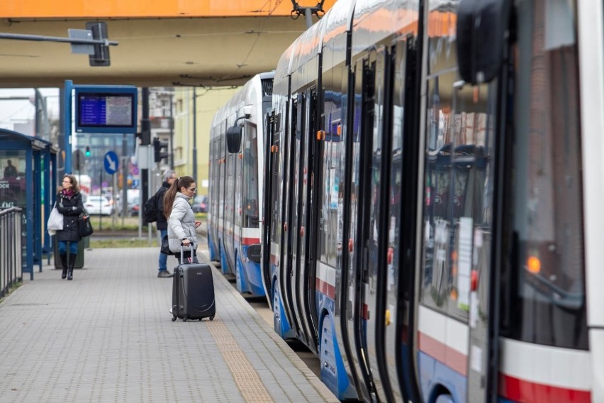 Dodatkowo skorygowane zostaną odjazdy linii tramwajowych nr...