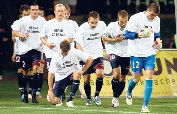 Piłkarze Odry protestują, że klub zalega z wypłatami