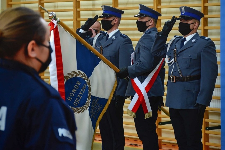 Nowi policjanci w łódzkim garnizonie. Pracę w regionie rozpocznie 90 nowych policjantów [ZDJĘCIA]